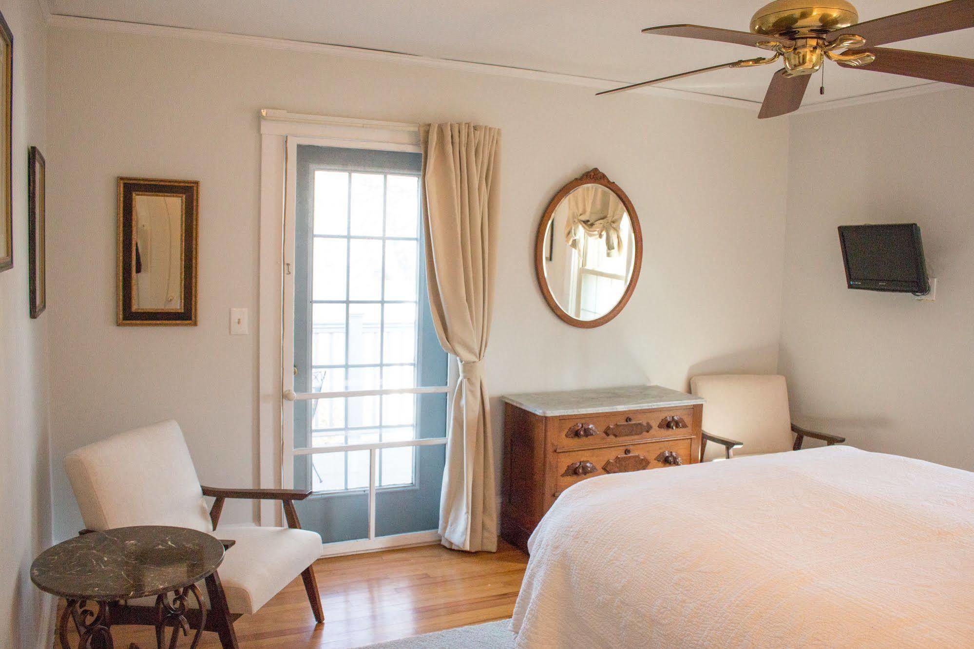 Camden Windward House Hotel Buitenkant foto